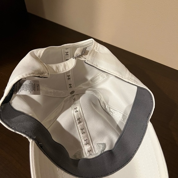 Under Armour White Silver Logo Baseball Hat - Picture 3 of 4